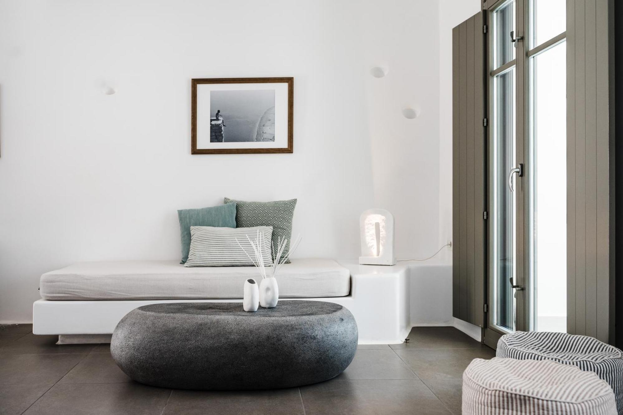 Amphitrite Santorini Aparthotel