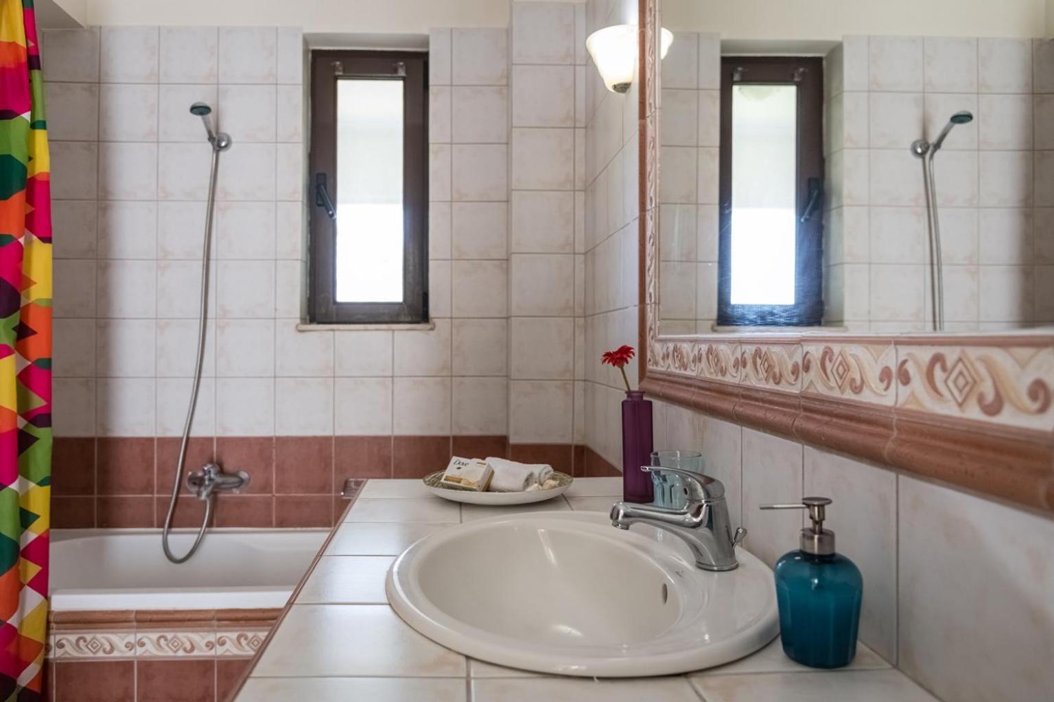 Xenos 2 With A Private Pool,near The Sea