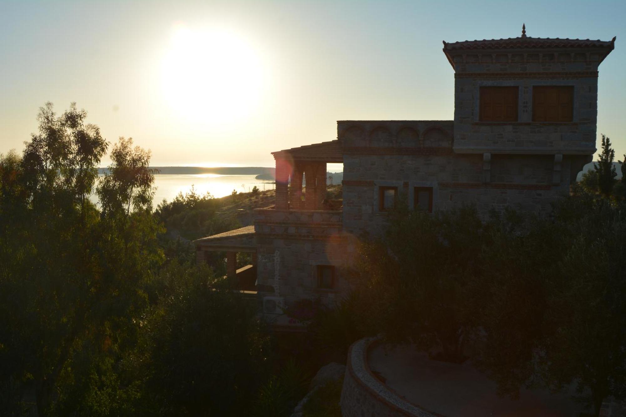 Villa Lesvos Tower House Komninos *
