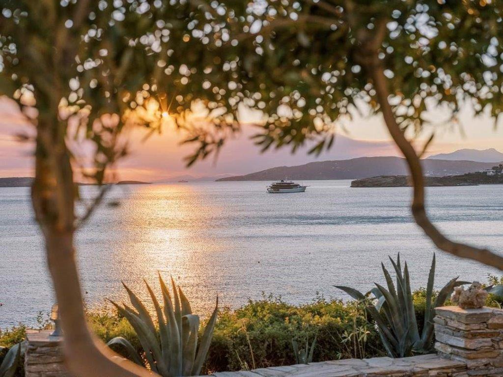 Aneroussa Hotel