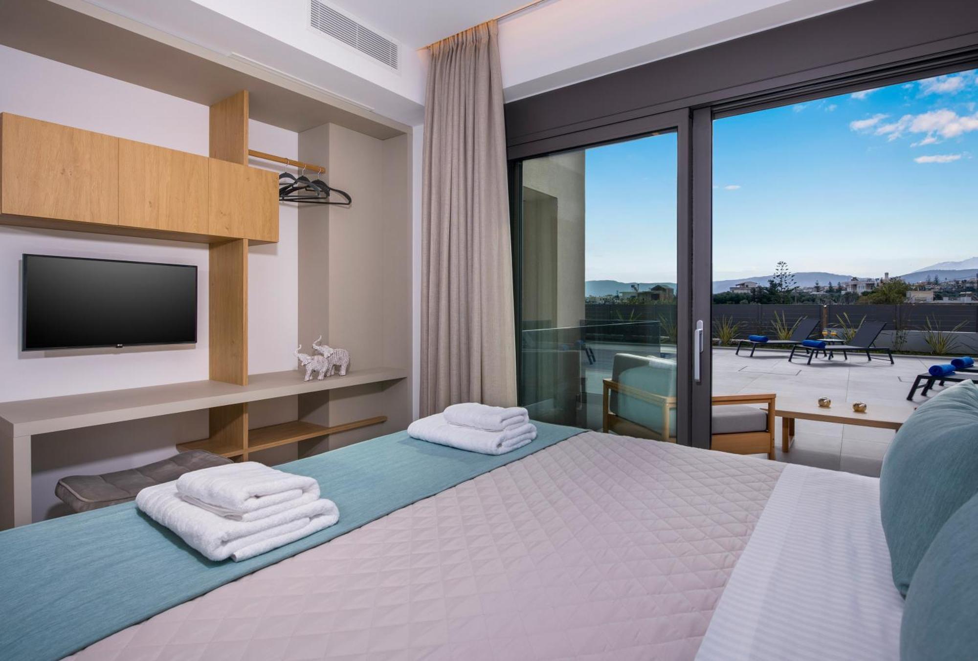 Villa Imperium Luxury Villas-sauna, Jacuzzi, Heated Pool & Gym-chania