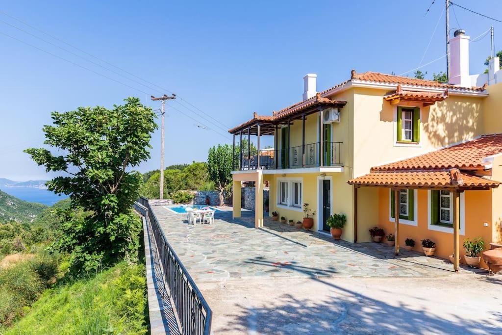Avgeri Skopelos Town