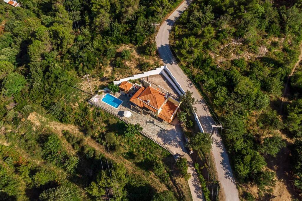 Avgeri Skopelos Town
