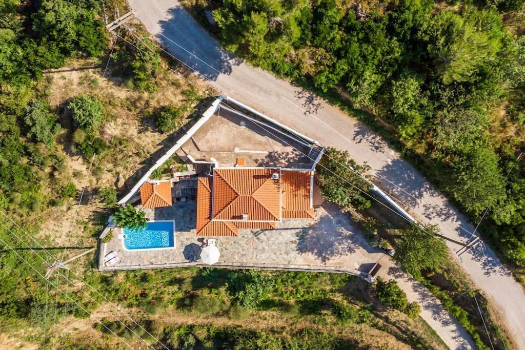 Villa Avgeri *
