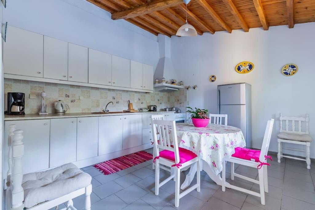 Avgeri Villa *