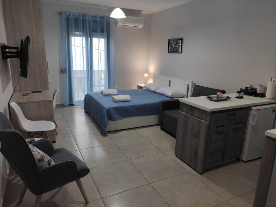 Varkaris 3 * Katarraktis (Chios)