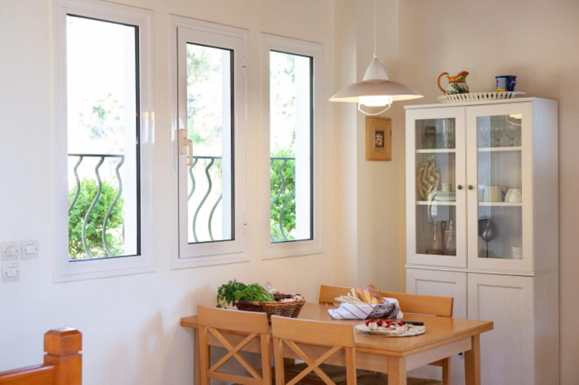 Giancarlo - Lovely With Stone And Wood Elements In Bay Villa