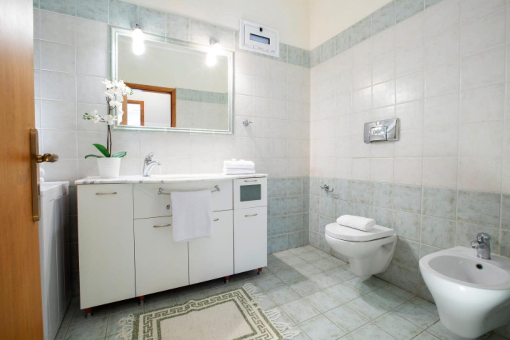 Villa Giancarlo - Lovely With Stone And Wood Elements In Bay *