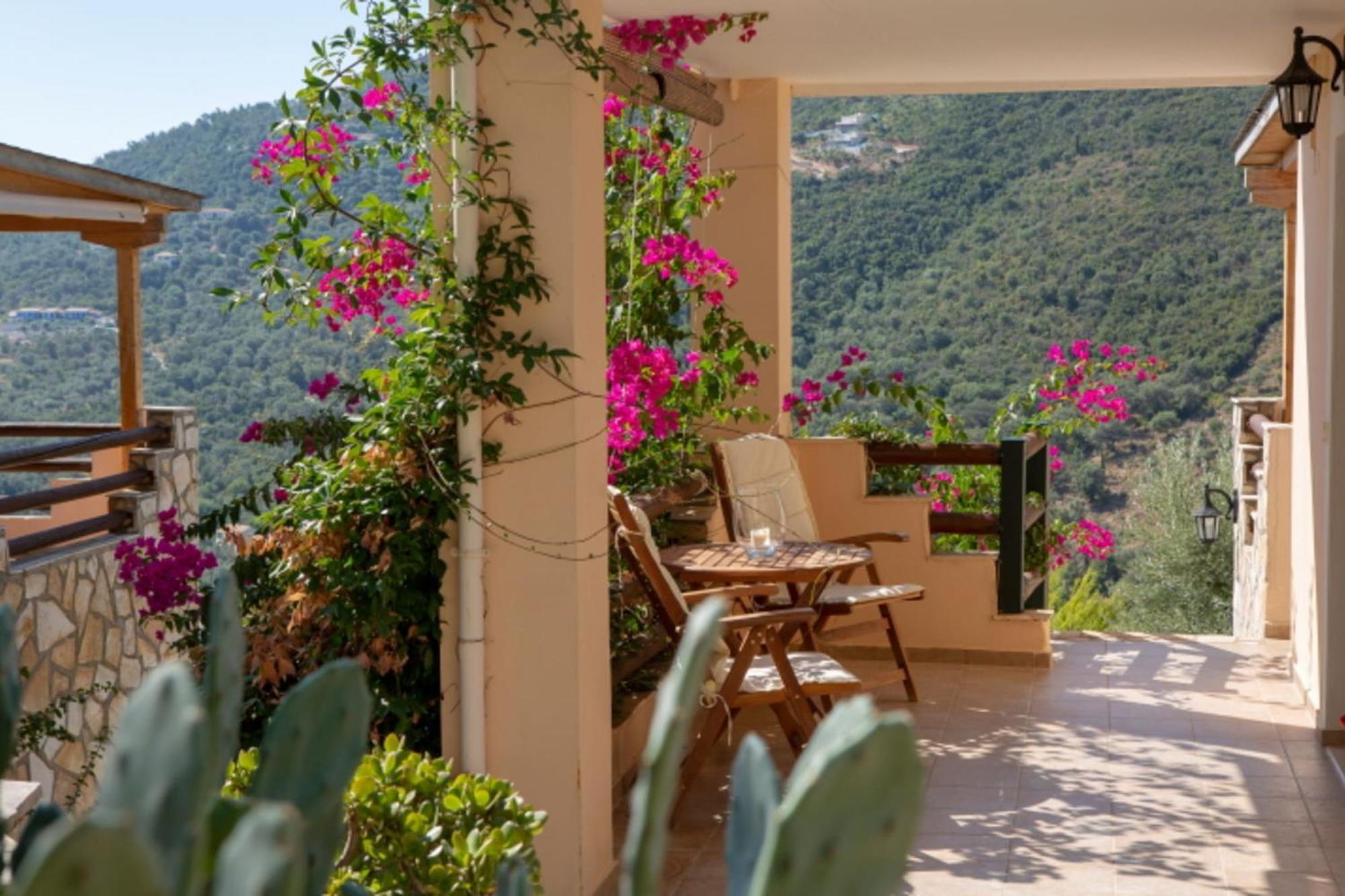 Villa Giancarlo - Lovely With Stone And Wood Elements In Bay Sivota (Lefkada)