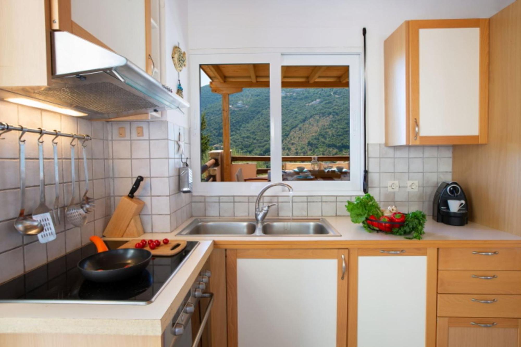 Giancarlo - Lovely With Stone And Wood Elements In Bay * Sivota (Lefkada)