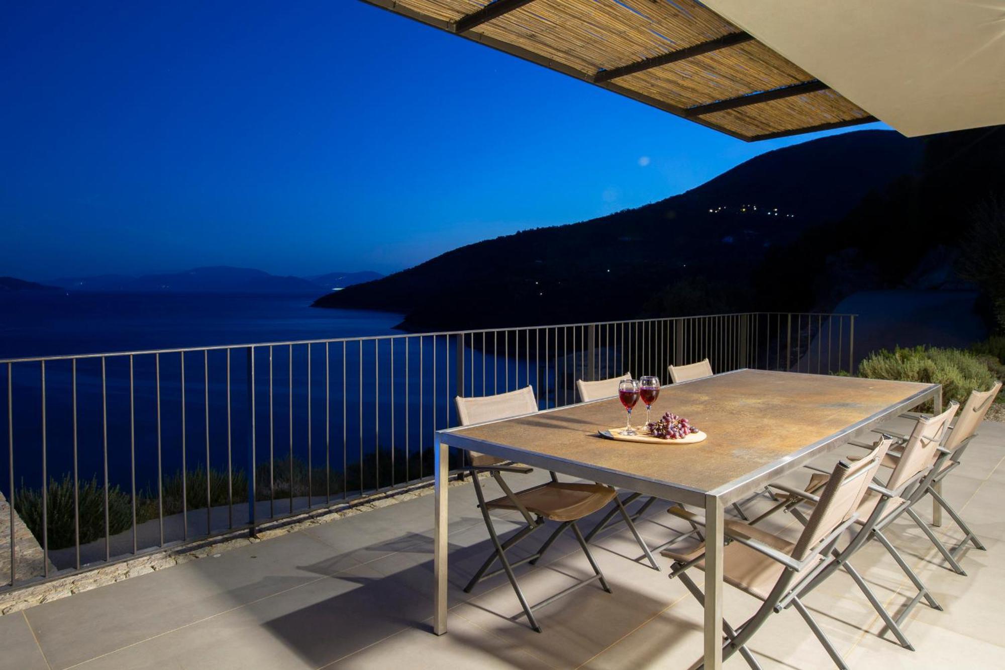 Kastos - Stylish Luxury With Direct Sea Access *