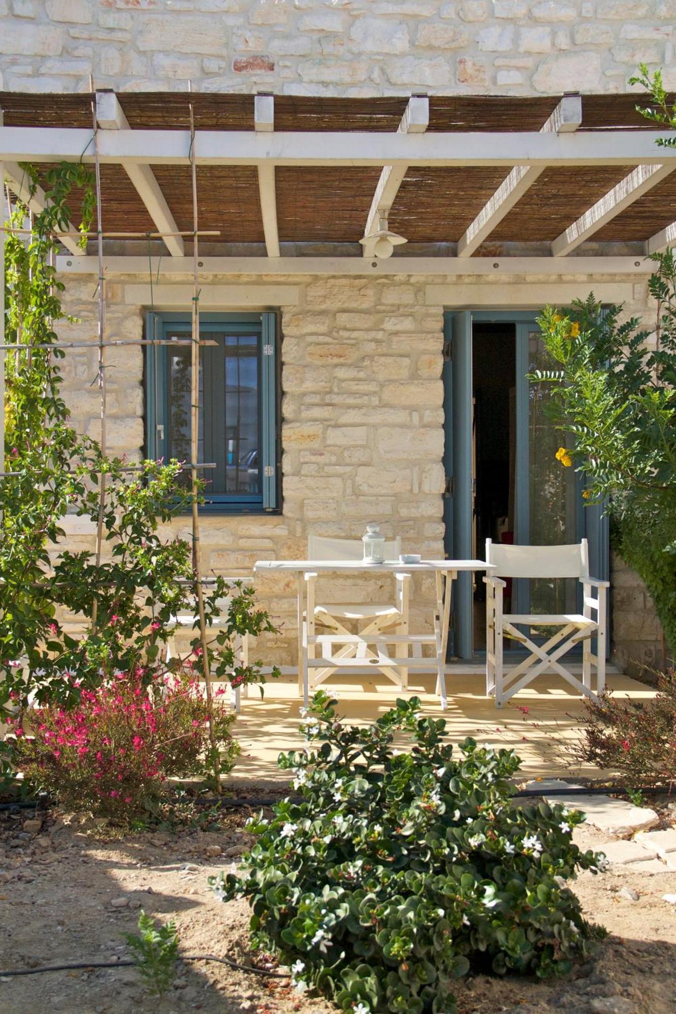 Nomads House * Logaras