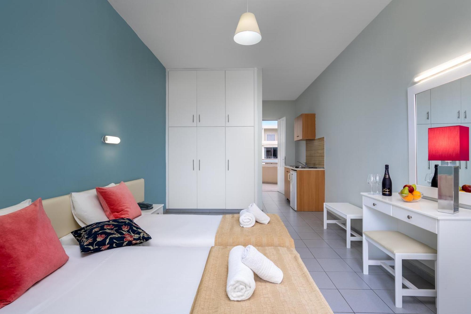 Aparthotel Bayside Katsaras 4*