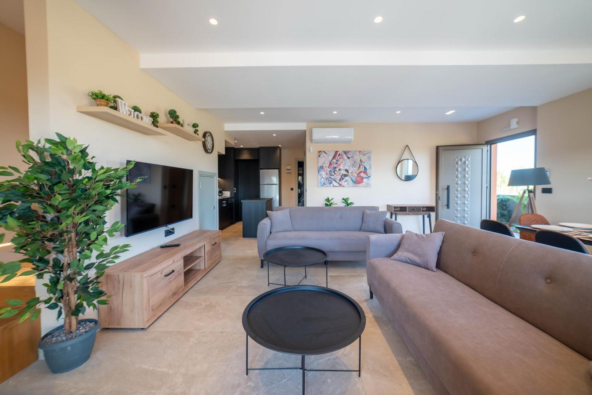 Naturalia Orange Luxury - Private Pool - Sleeps 8 *
