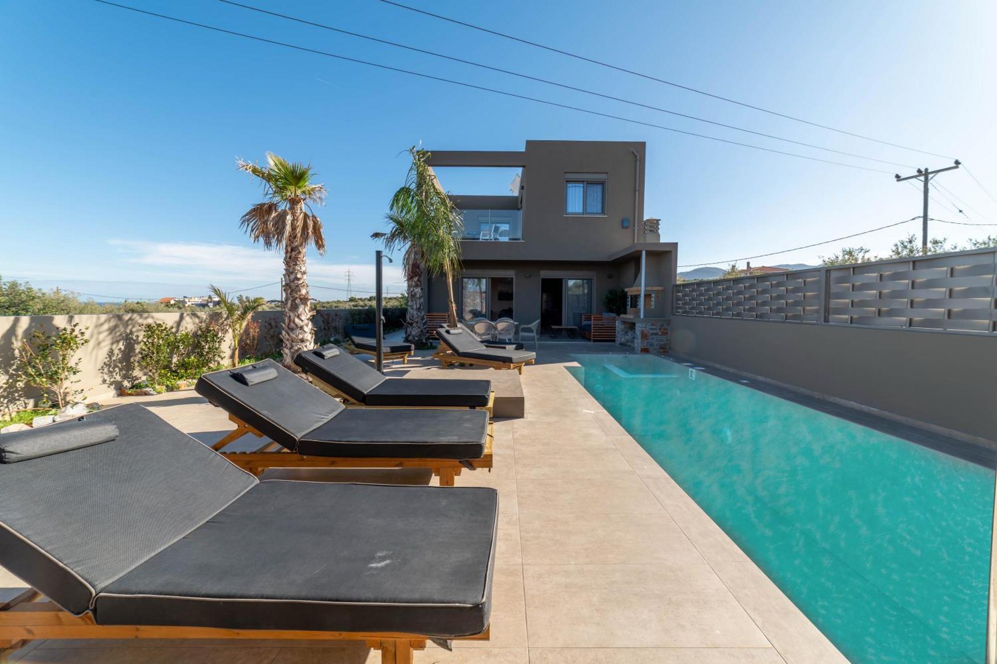 Villa Naturalia Grey Luxury - Private Pool - Sleeps 8 *