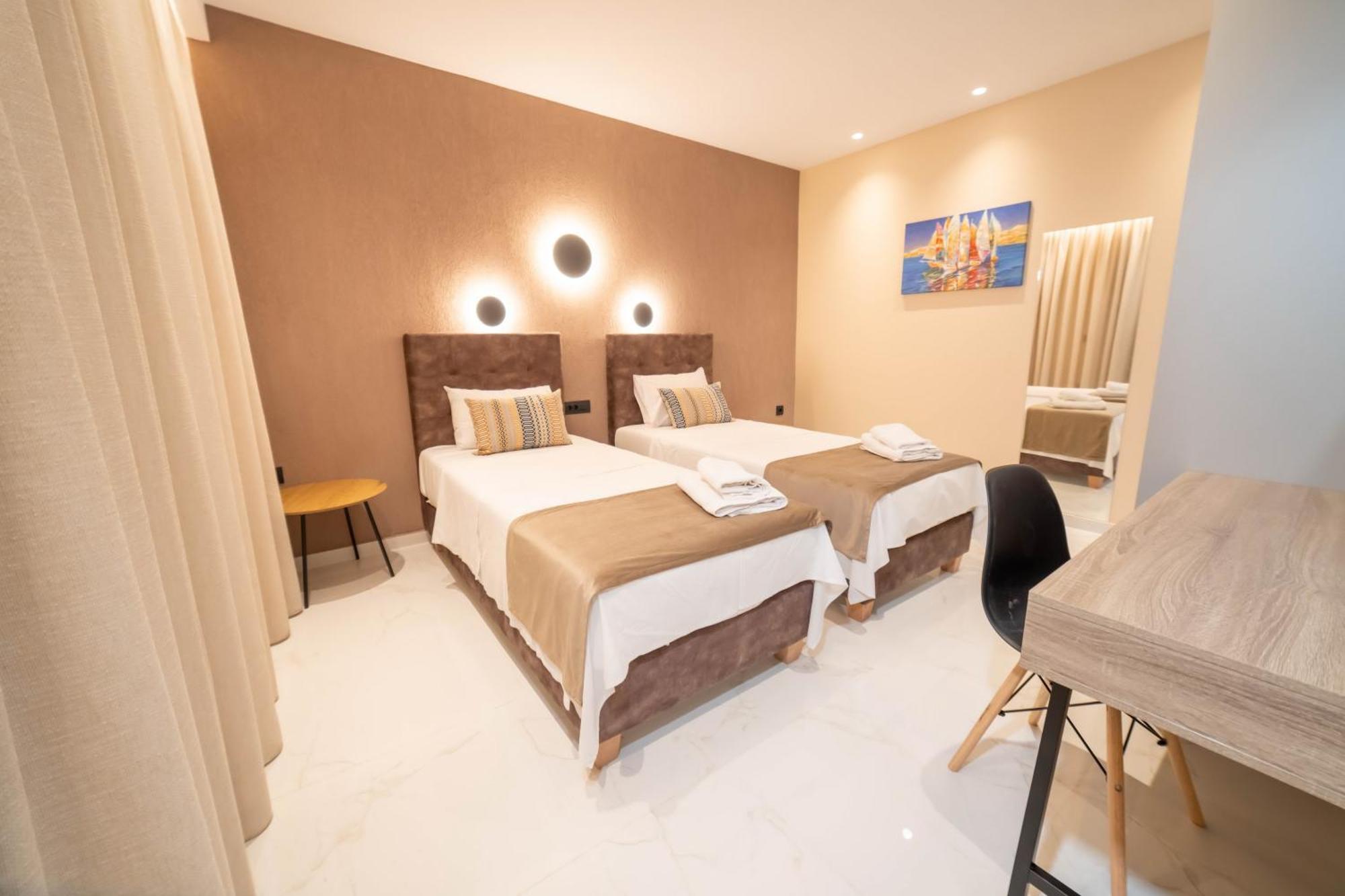 Naturalia Grey Luxury - Private Pool - Sleeps 8 *