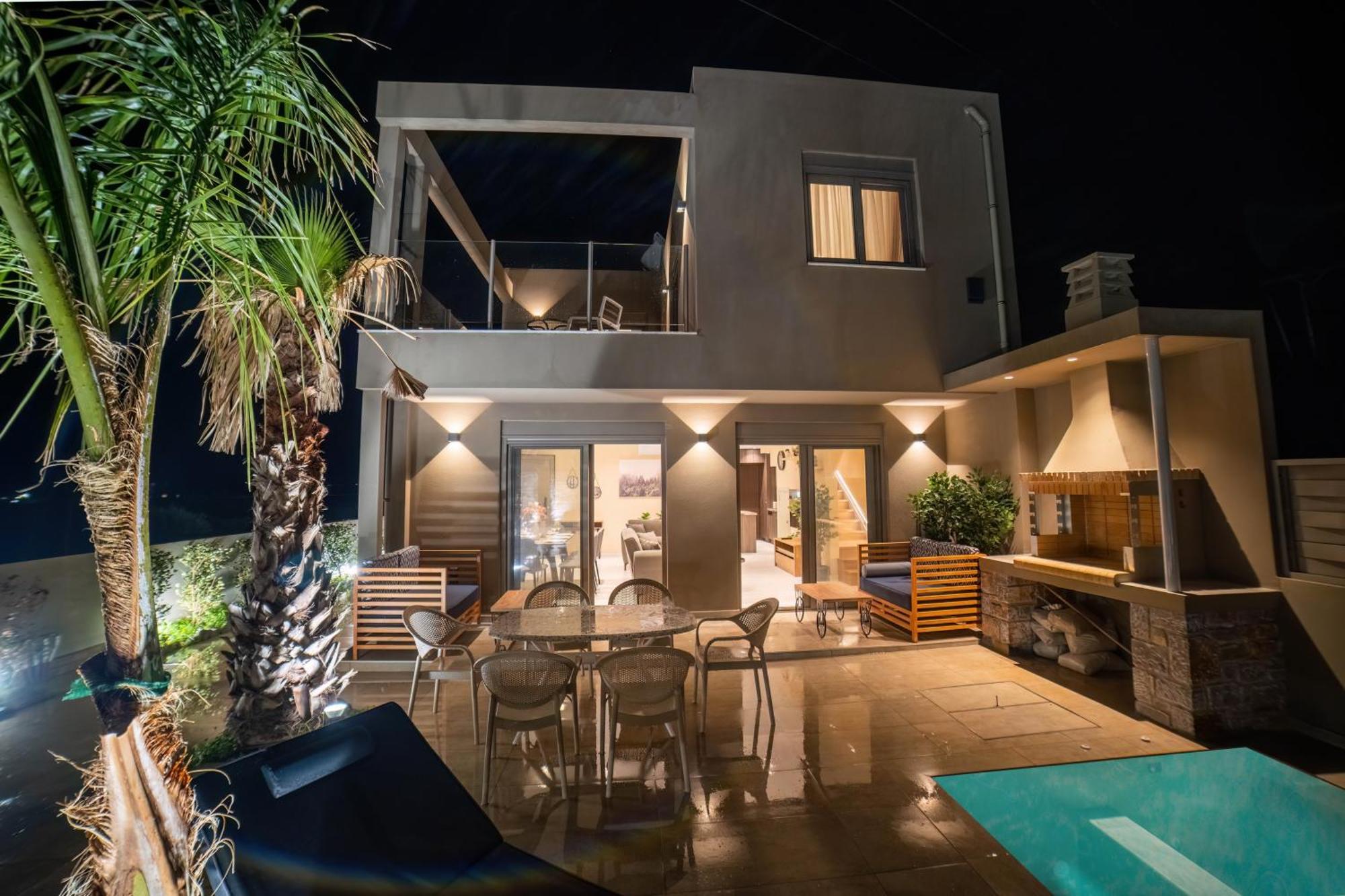 Naturalia Grey Luxury - Private Pool - Sleeps 8 Villa *