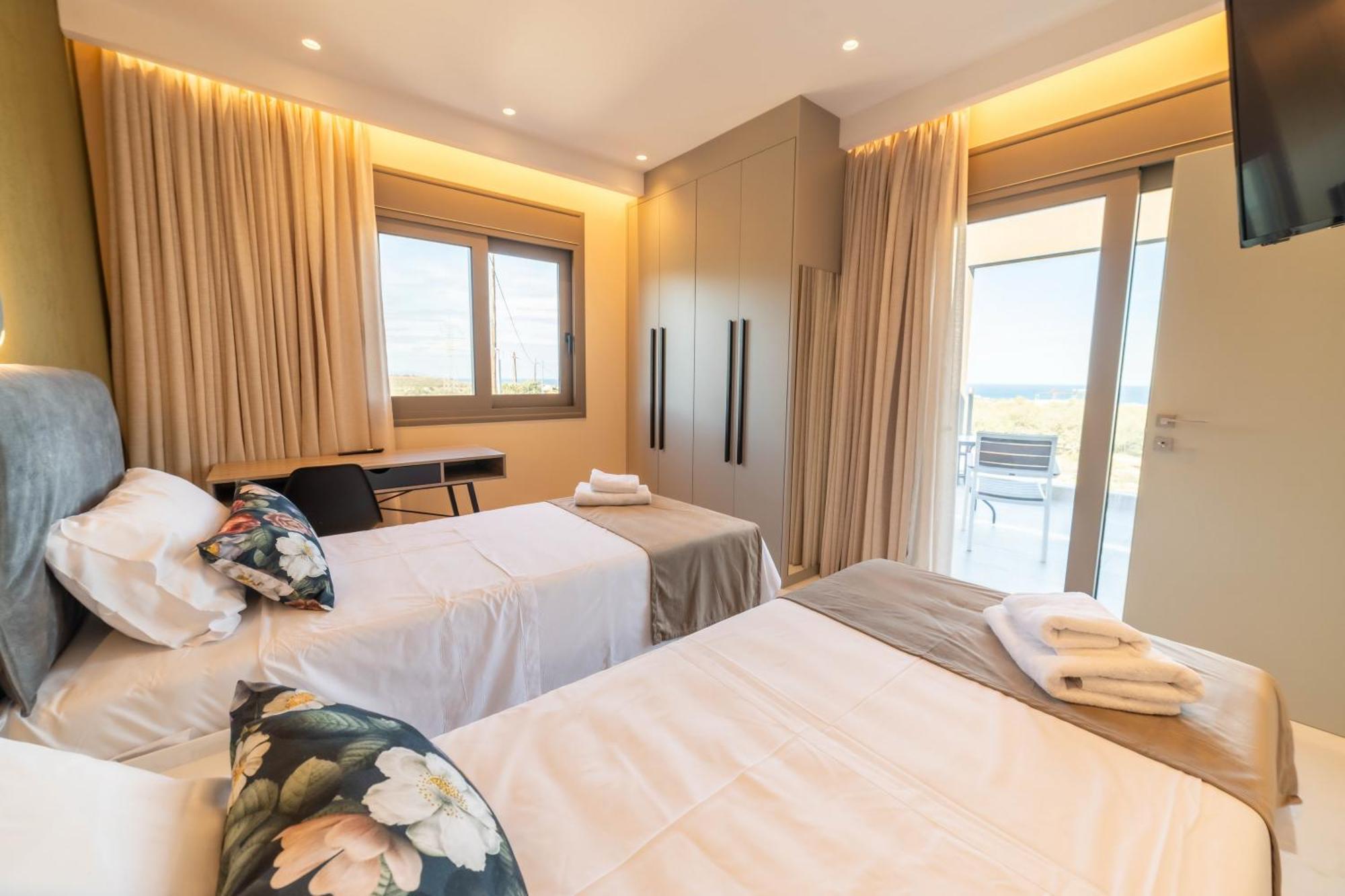 Naturalia Grey Luxury - Private Pool - Sleeps 8 * Hersonissos (Crete)