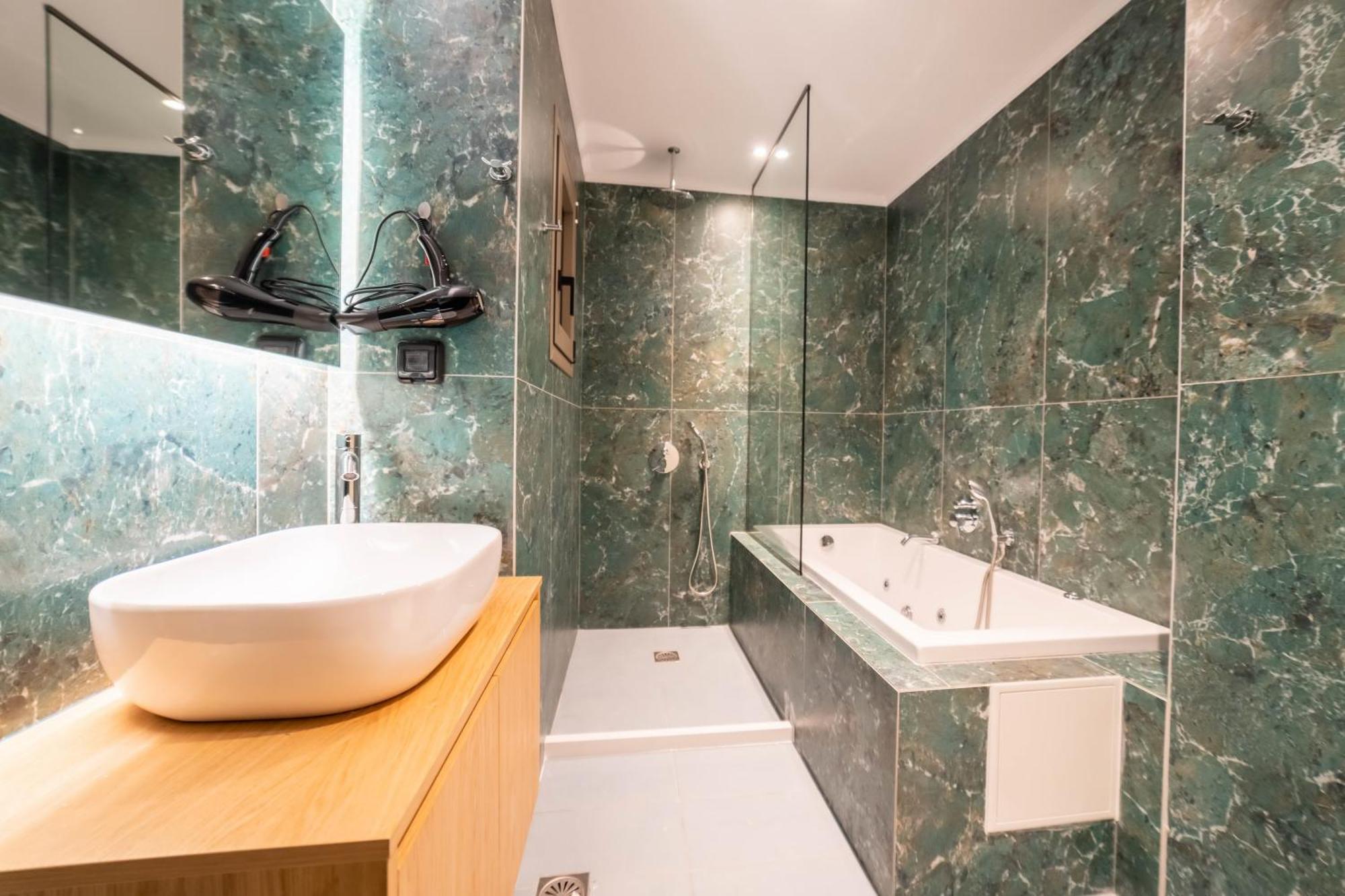 Villa Naturalia Grey Luxury - Private Pool - Sleeps 8