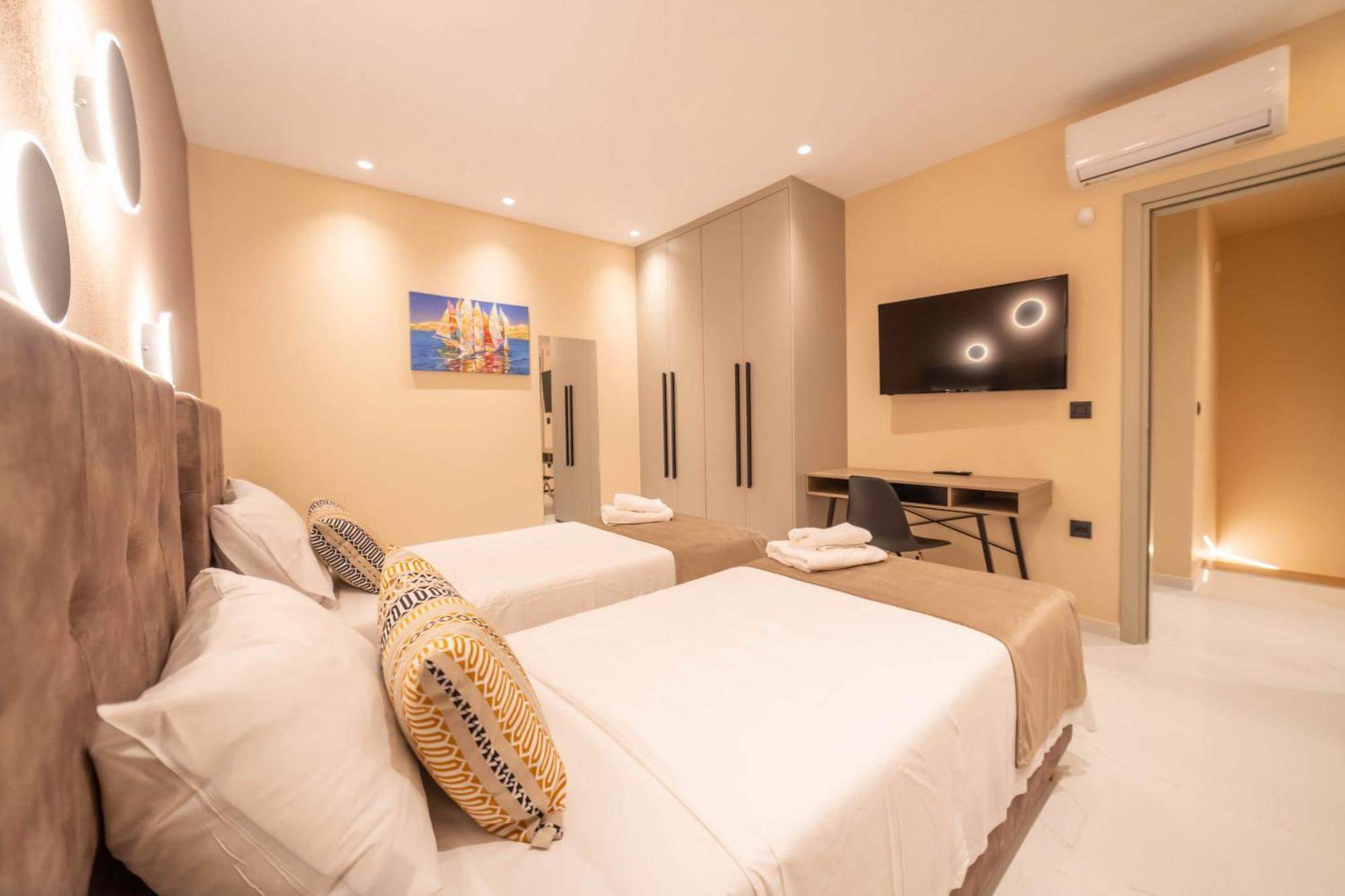 Villa Naturalia Grey Luxury - Private Pool - Sleeps 8