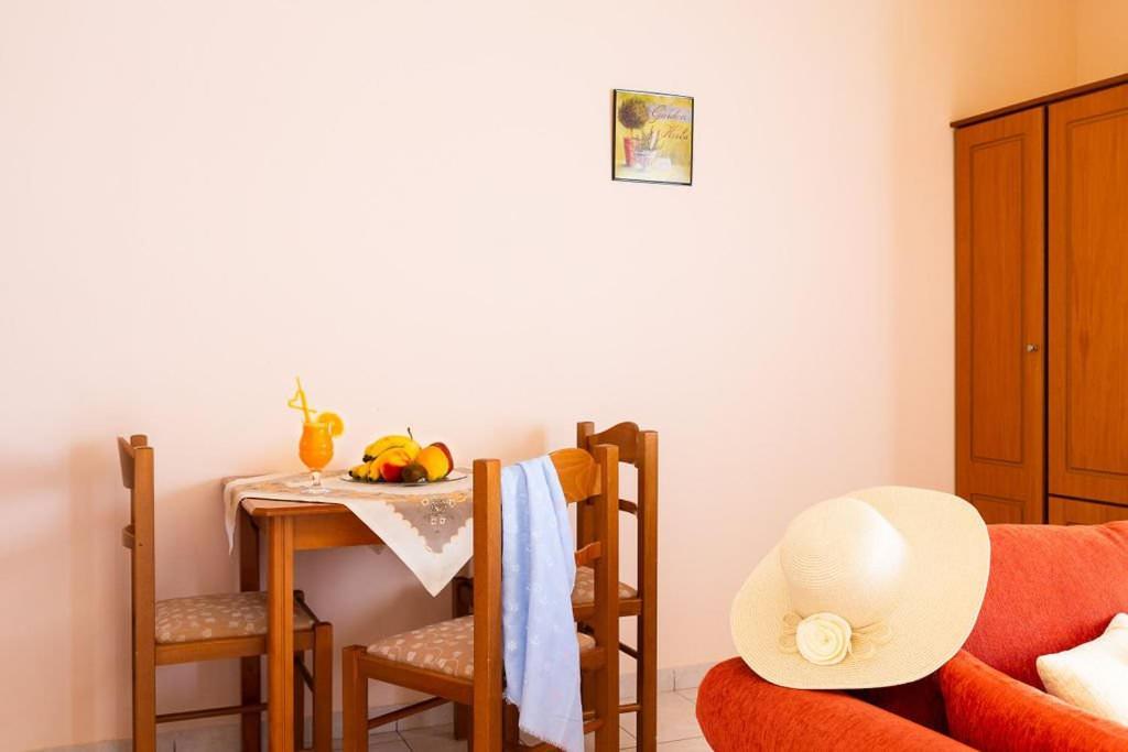Houmis Apts & Guest house Agios Georgios Pagon