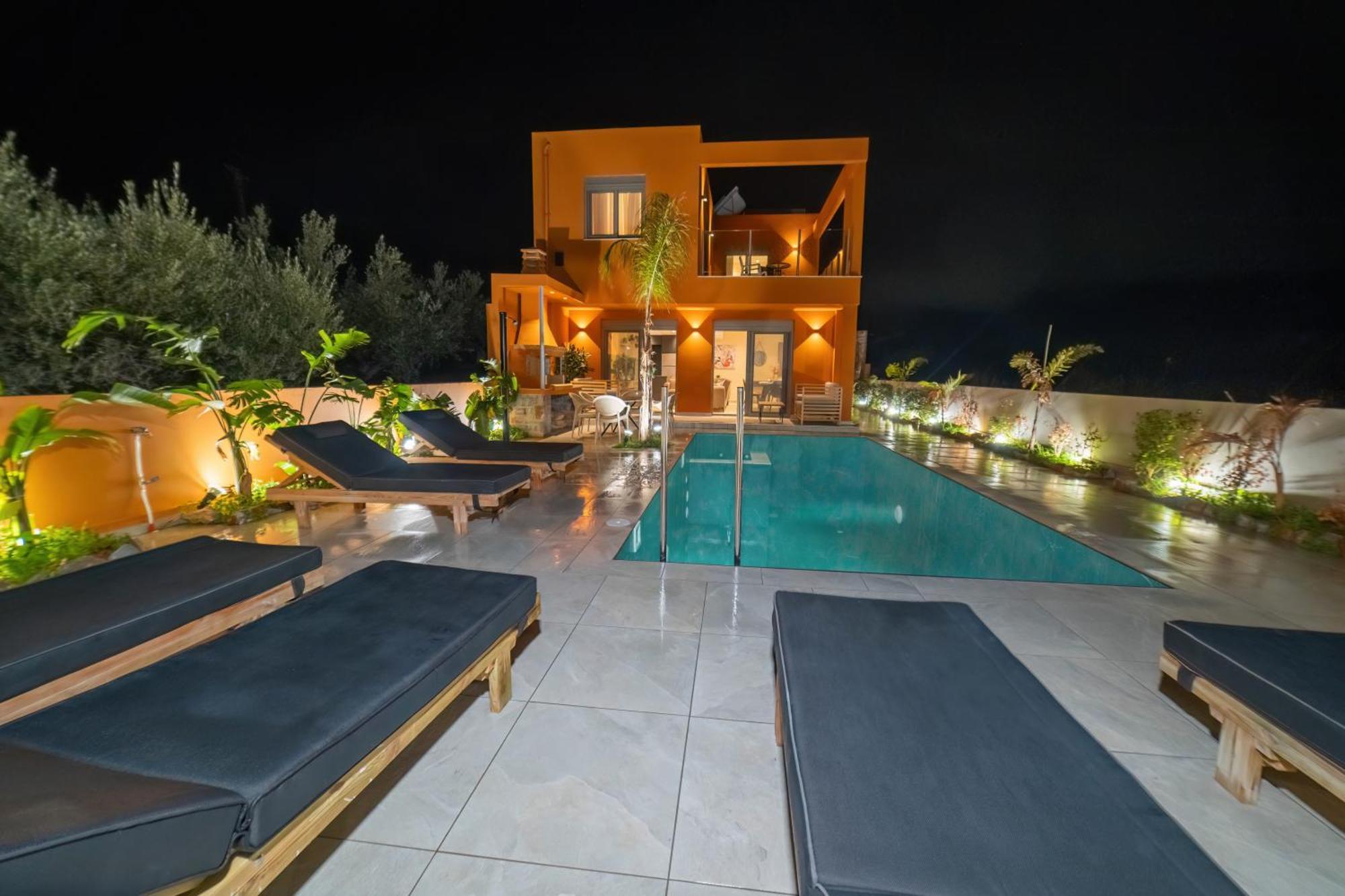 Naturalia Orange Luxury - Private Pool - Sleeps 8 Villa