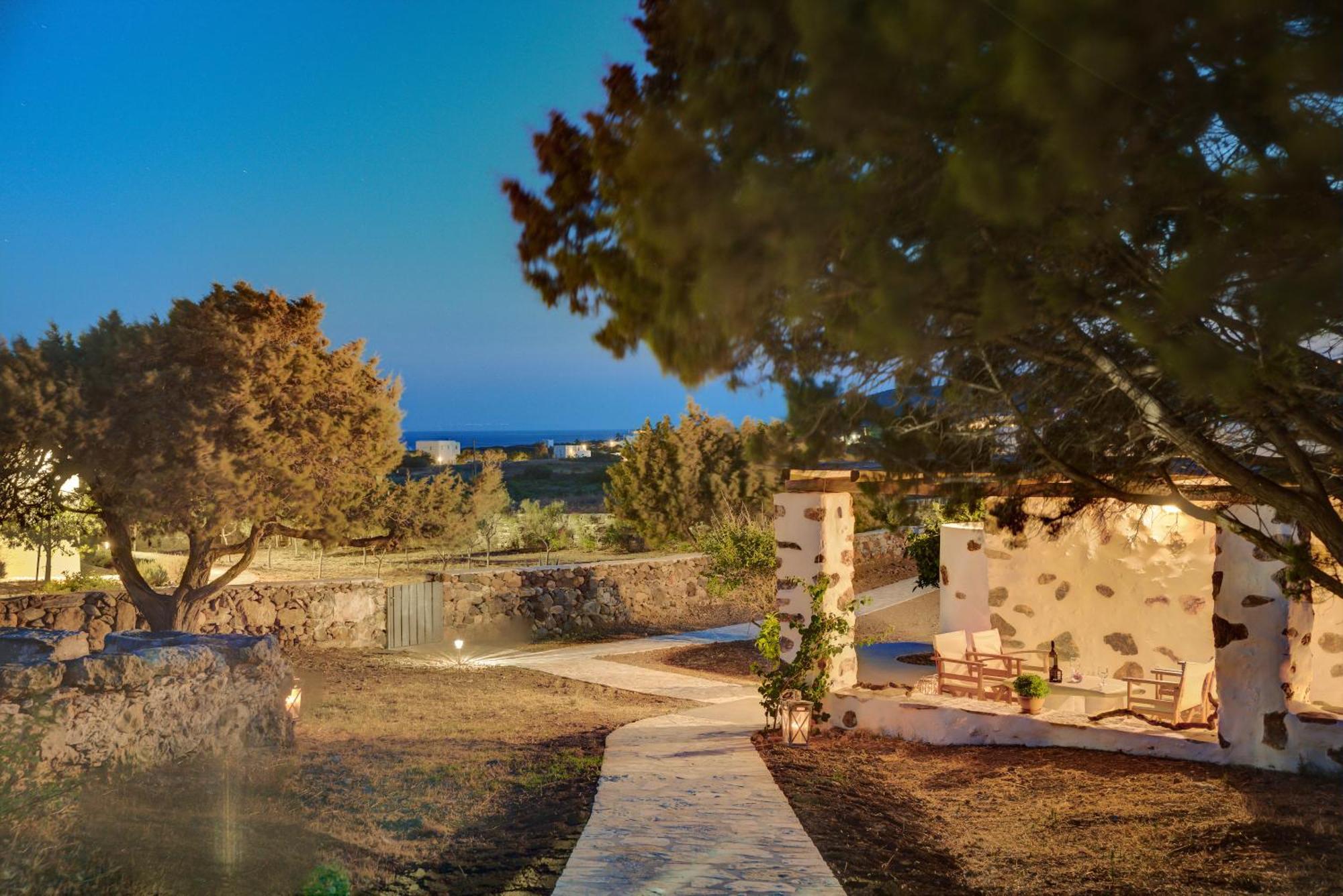 Eleonas Estate - With Partially Private Pools & Professional Tennis Court Villa Parikia (Paros)