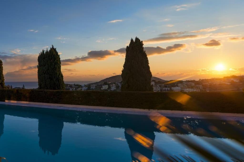 Villa Luxurious Family Friendly Anavyssos