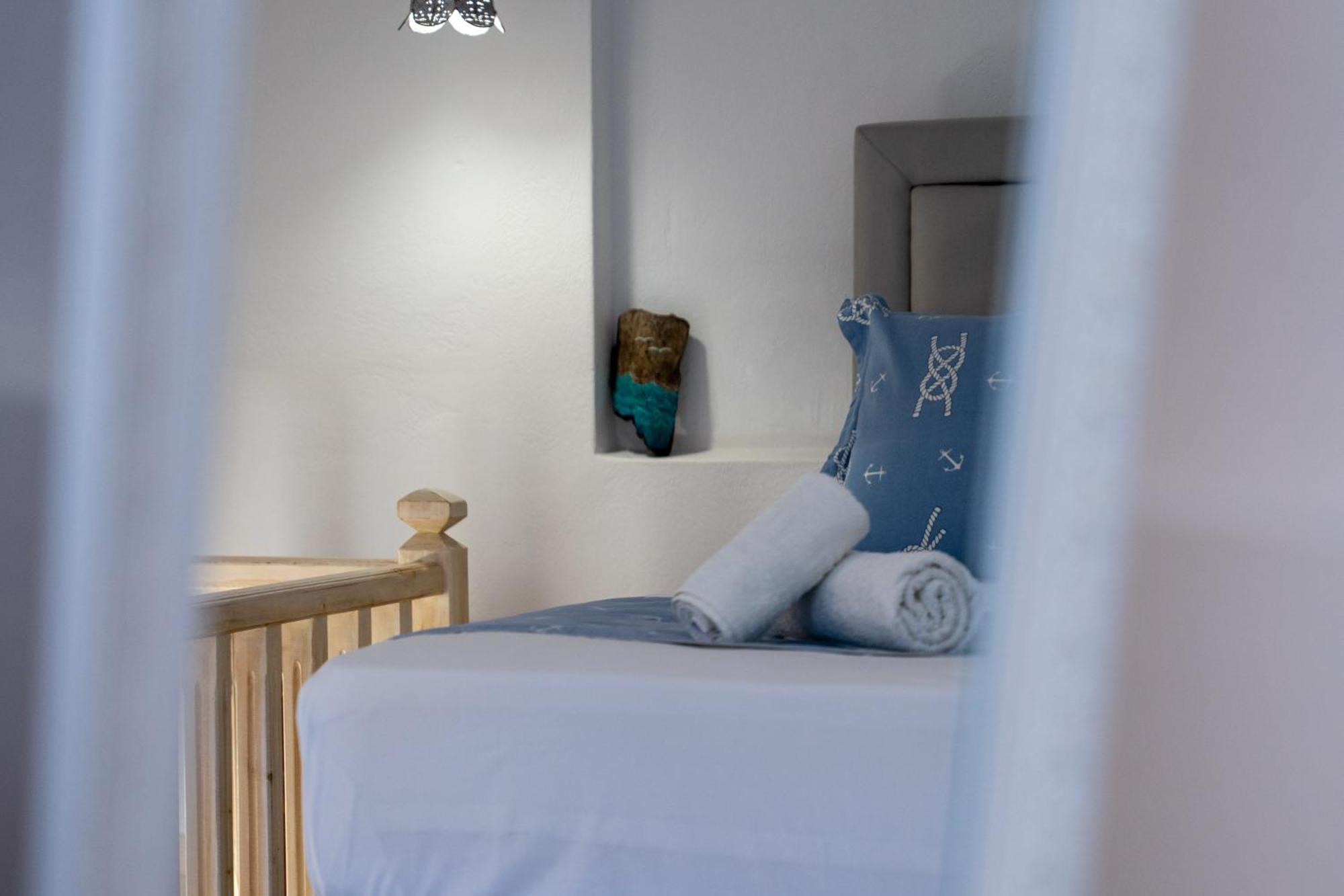 Santorita Suites