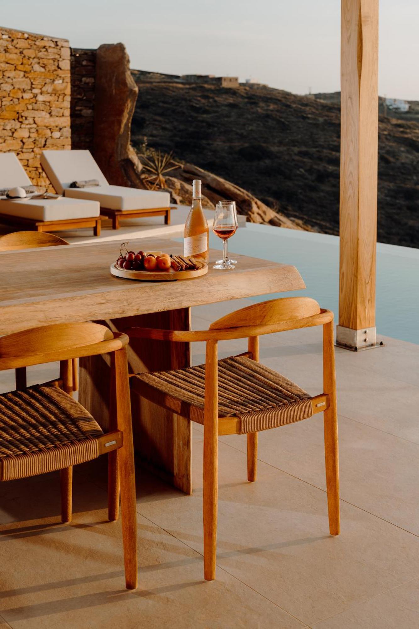 Mirabilis Villa *