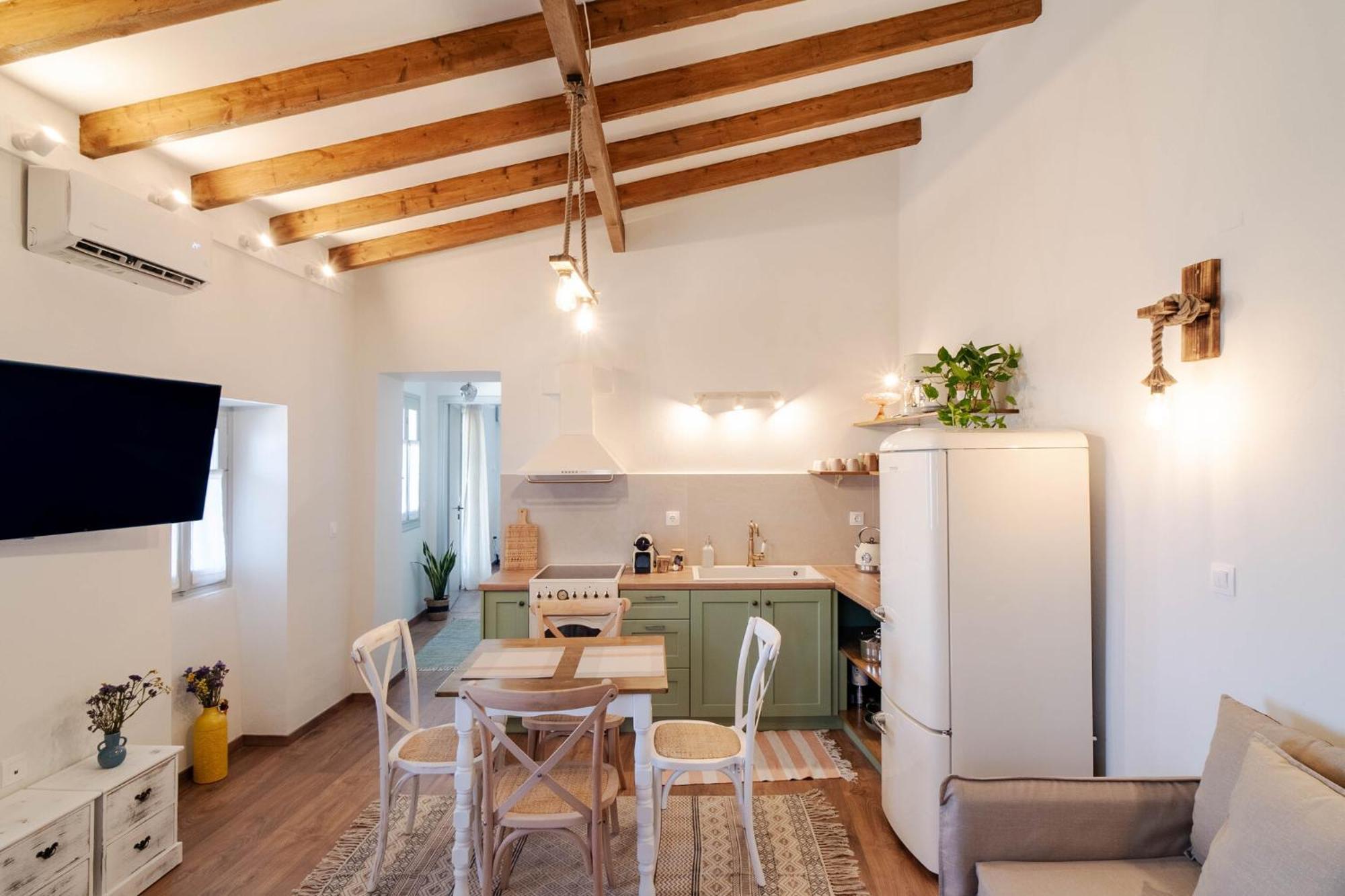 Mountain Seaview Apartment *