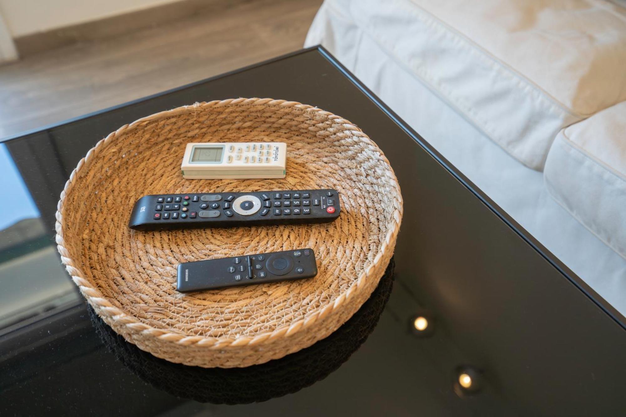 Apartment Oasis: Newly Renovated 2br In Center Athens