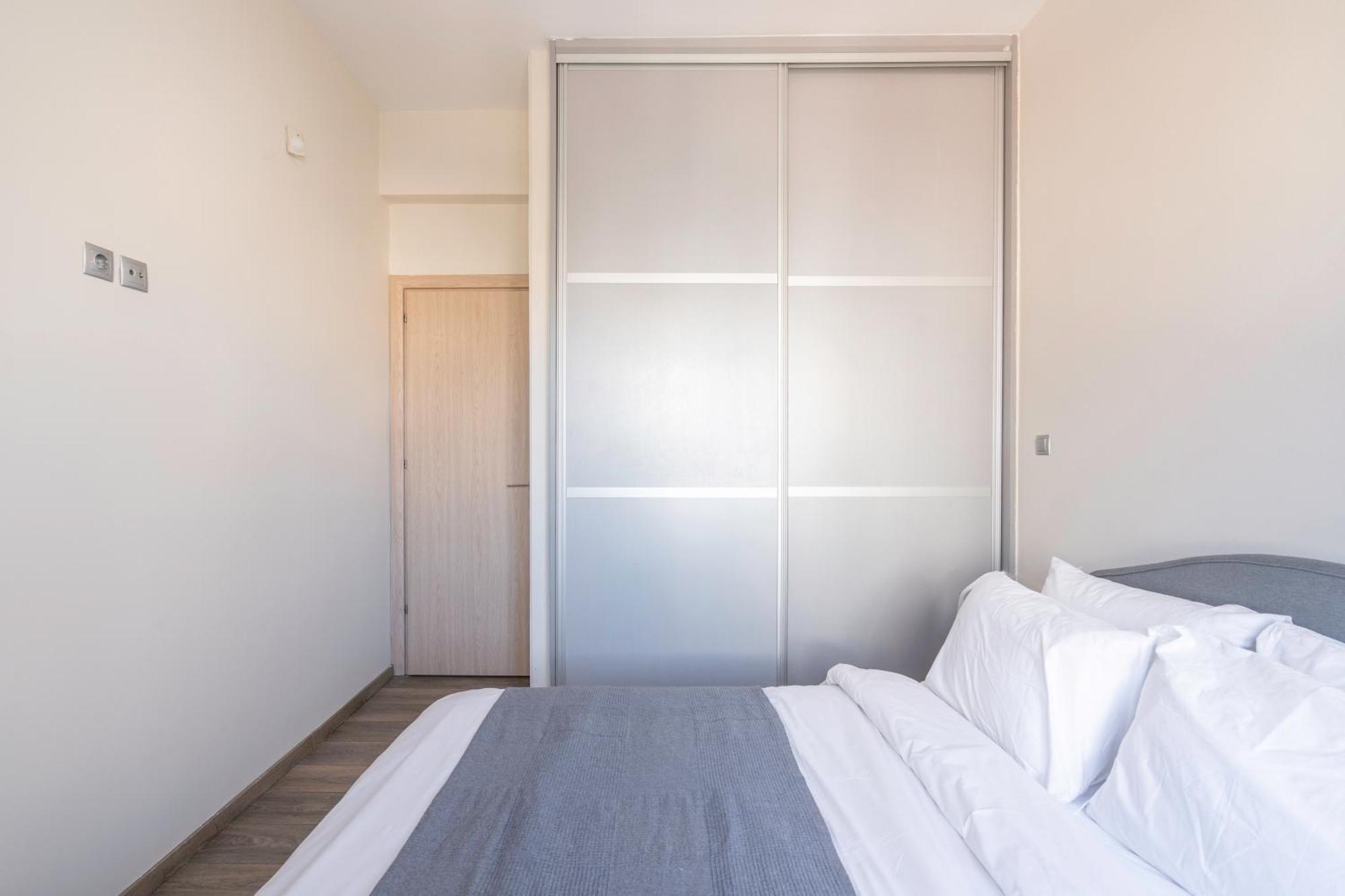 Oasis: Newly Renovated 2br In Center *