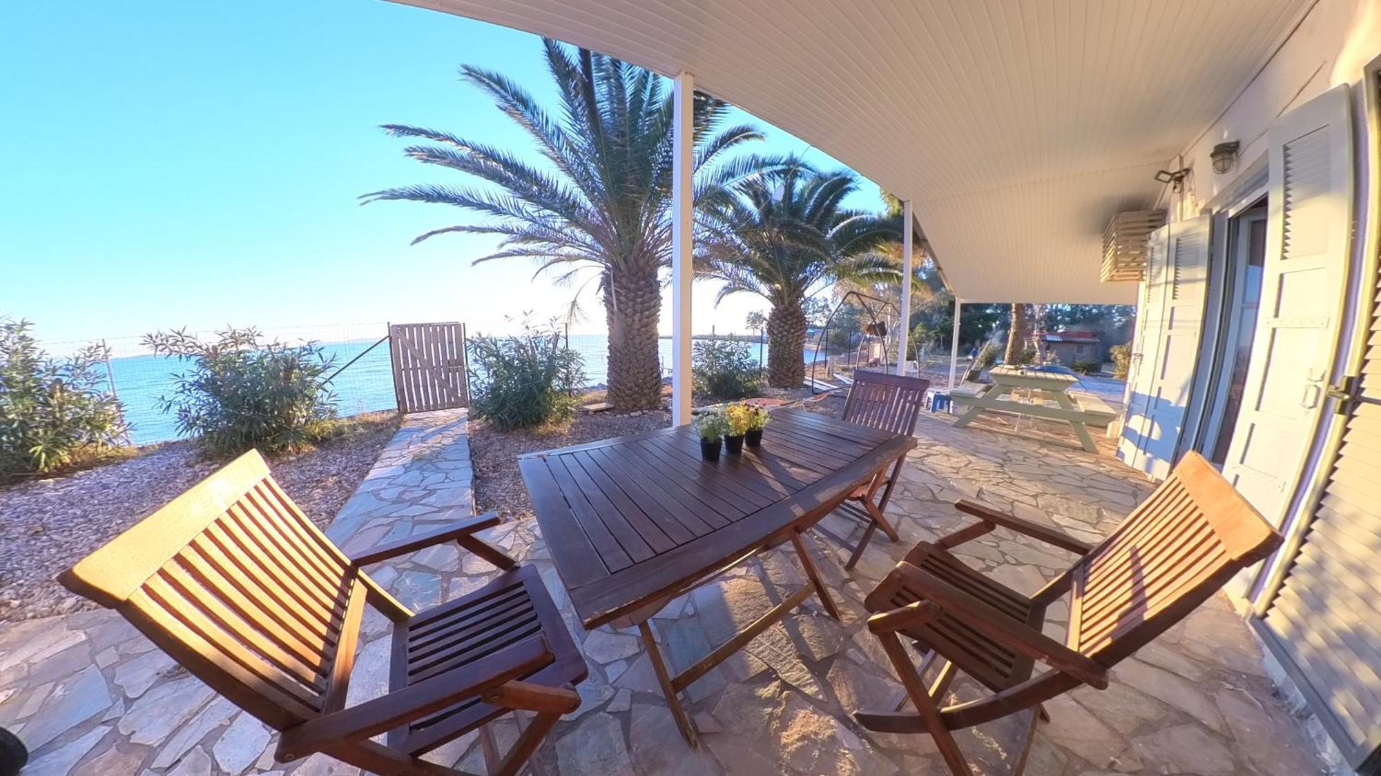 Beachfront 2br Garden Bbq Seaview Quietretreat Holiday home Missolonghi
