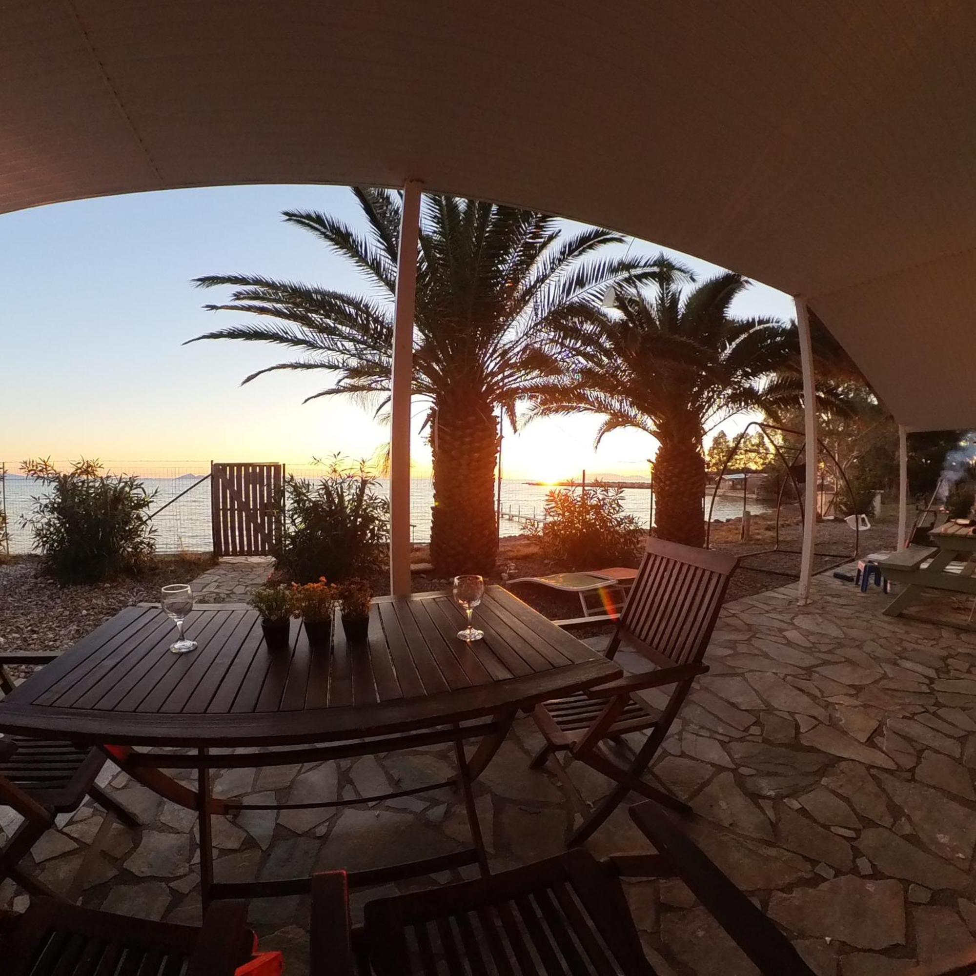 Beachfront 2br Garden Bbq Seaview Quietretreat Holiday home Missolonghi