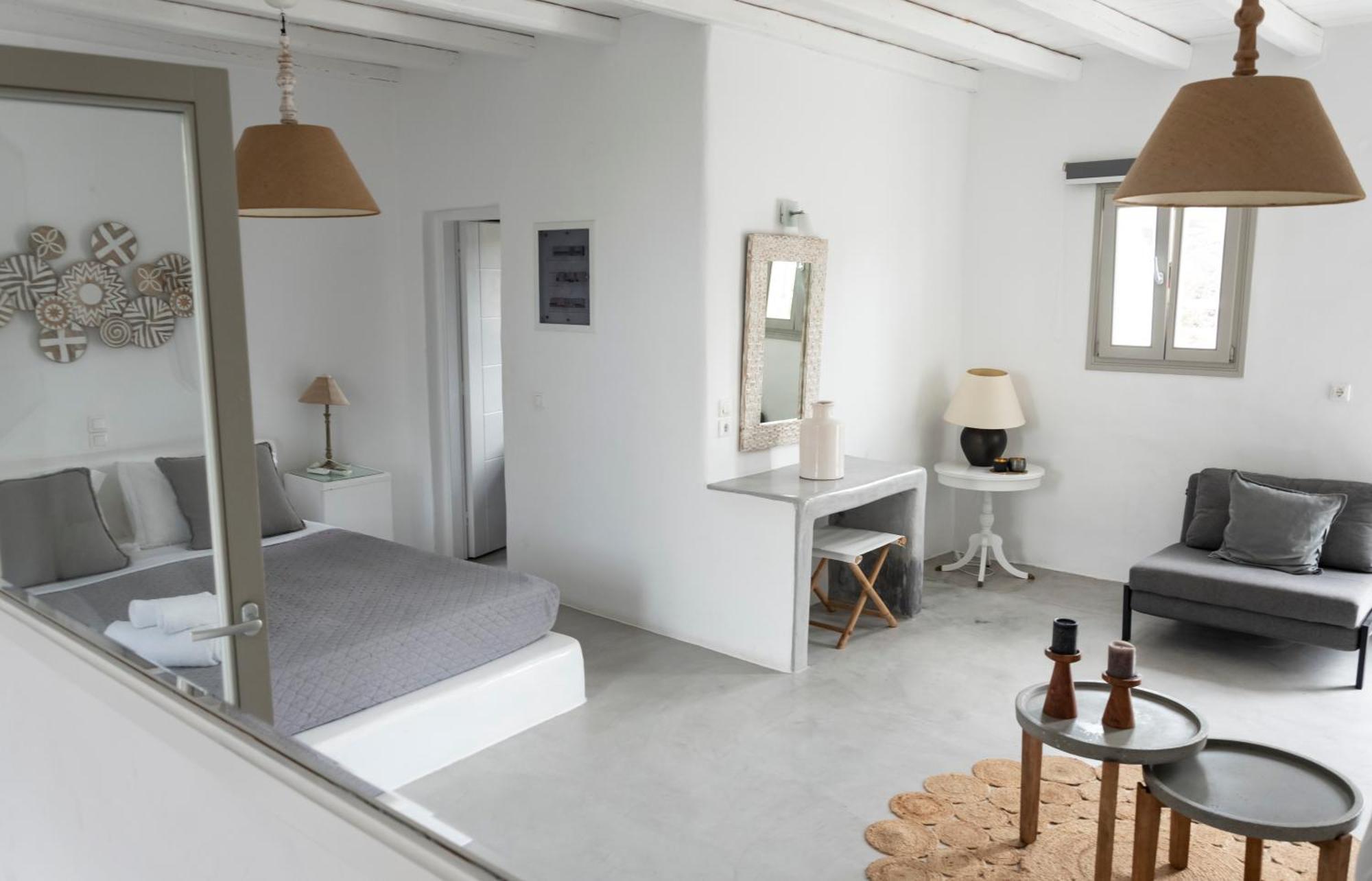 Anemoi Naousa (Paros)