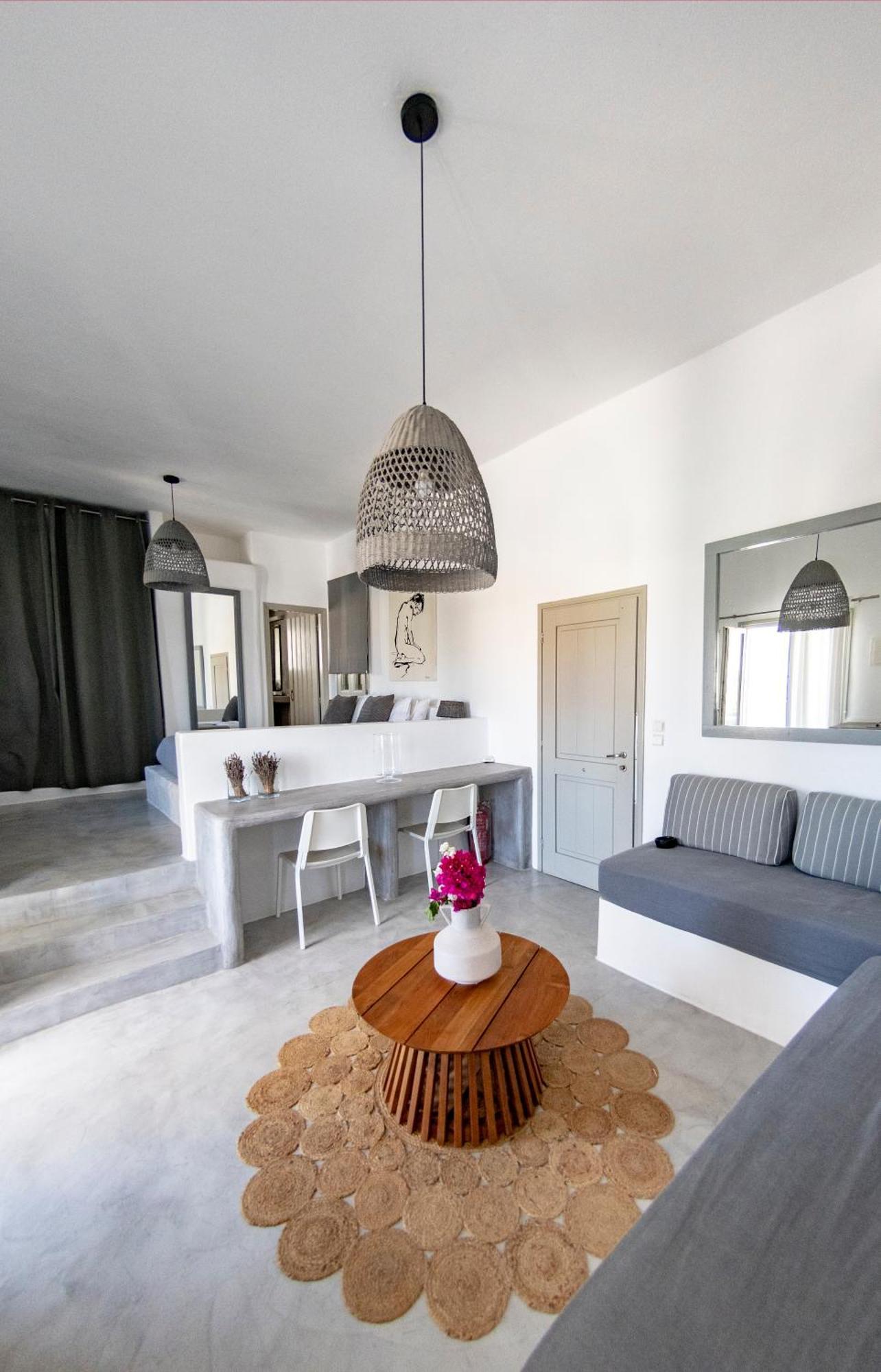 Anemoi Aparthotel 4*