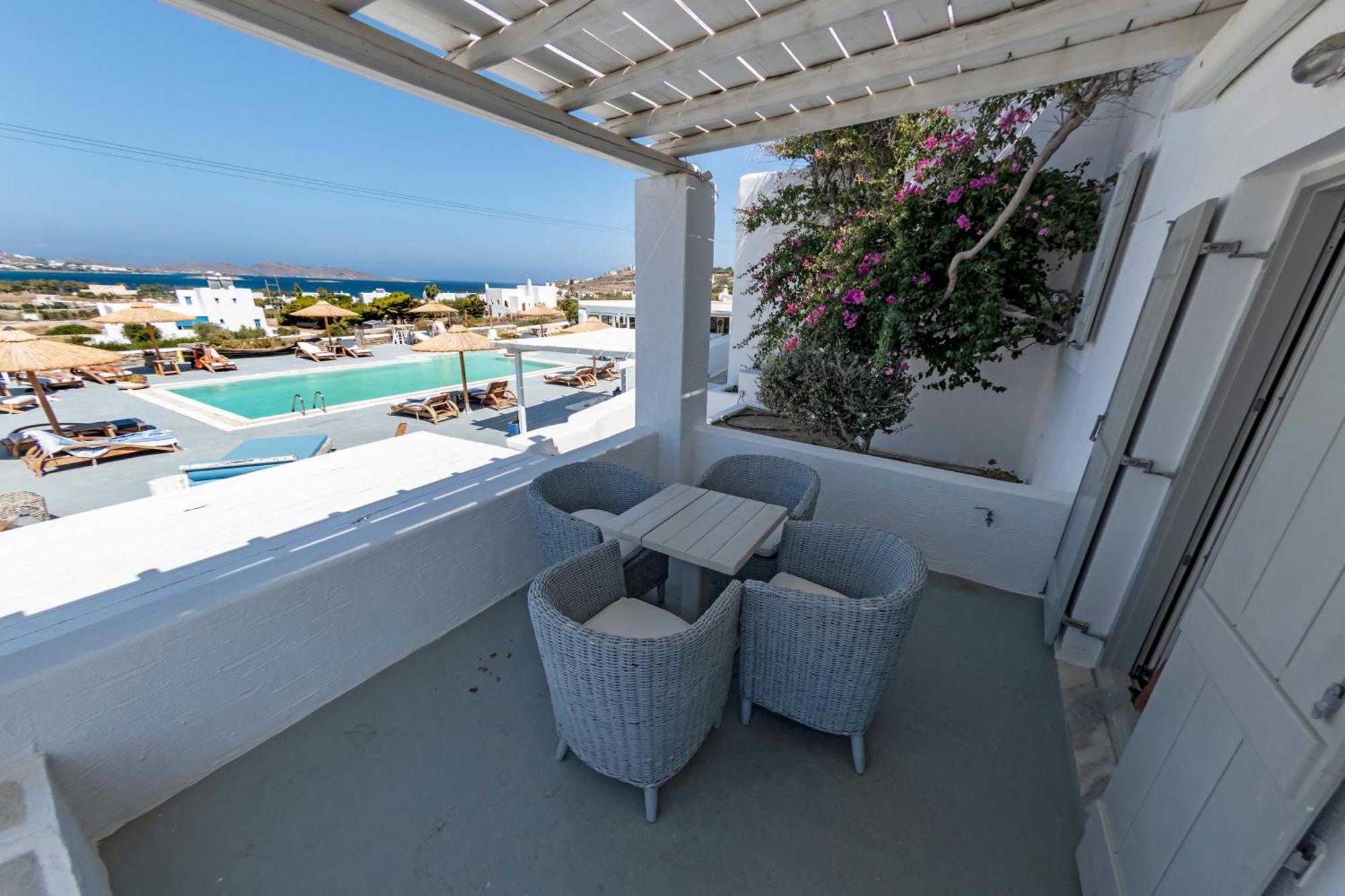 Anemoi Aparthotel 4*