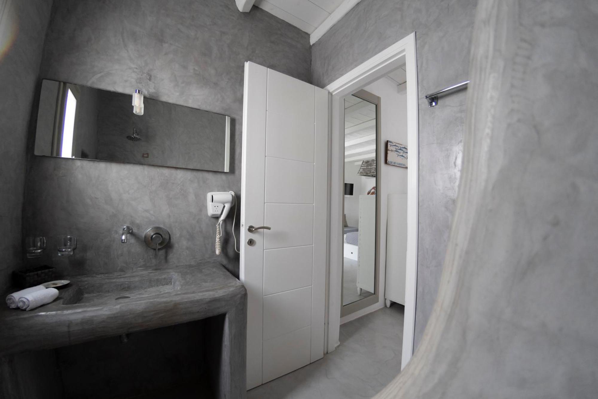 Anemoi Aparthotel Naousa (Paros)