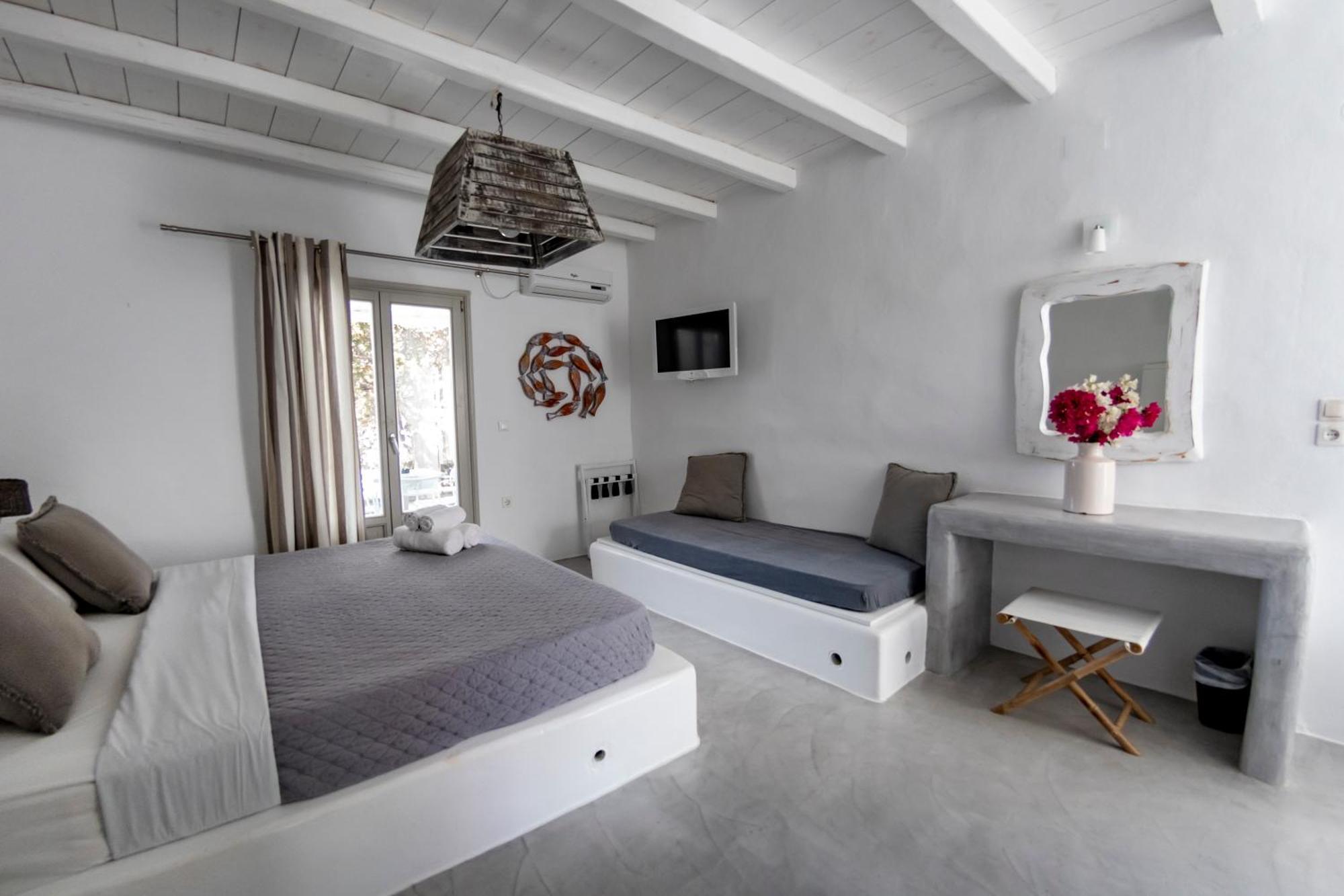 Anemoi Aparthotel 4*