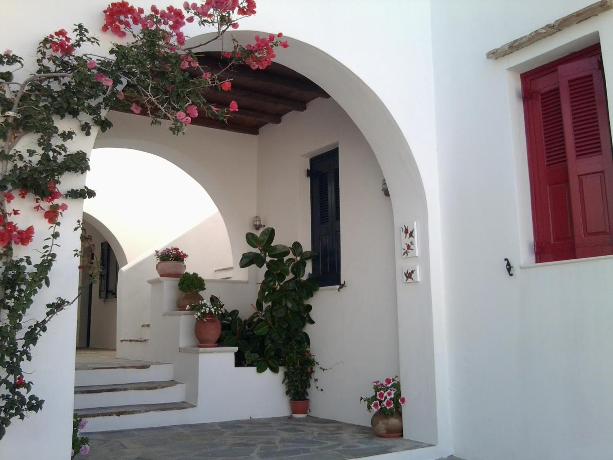 Elisso's Philoxenia Aparthotel