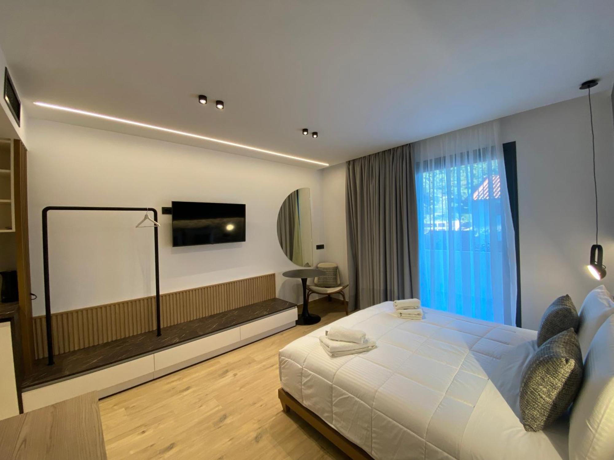 Tramonto Maisonettes & Apartment *