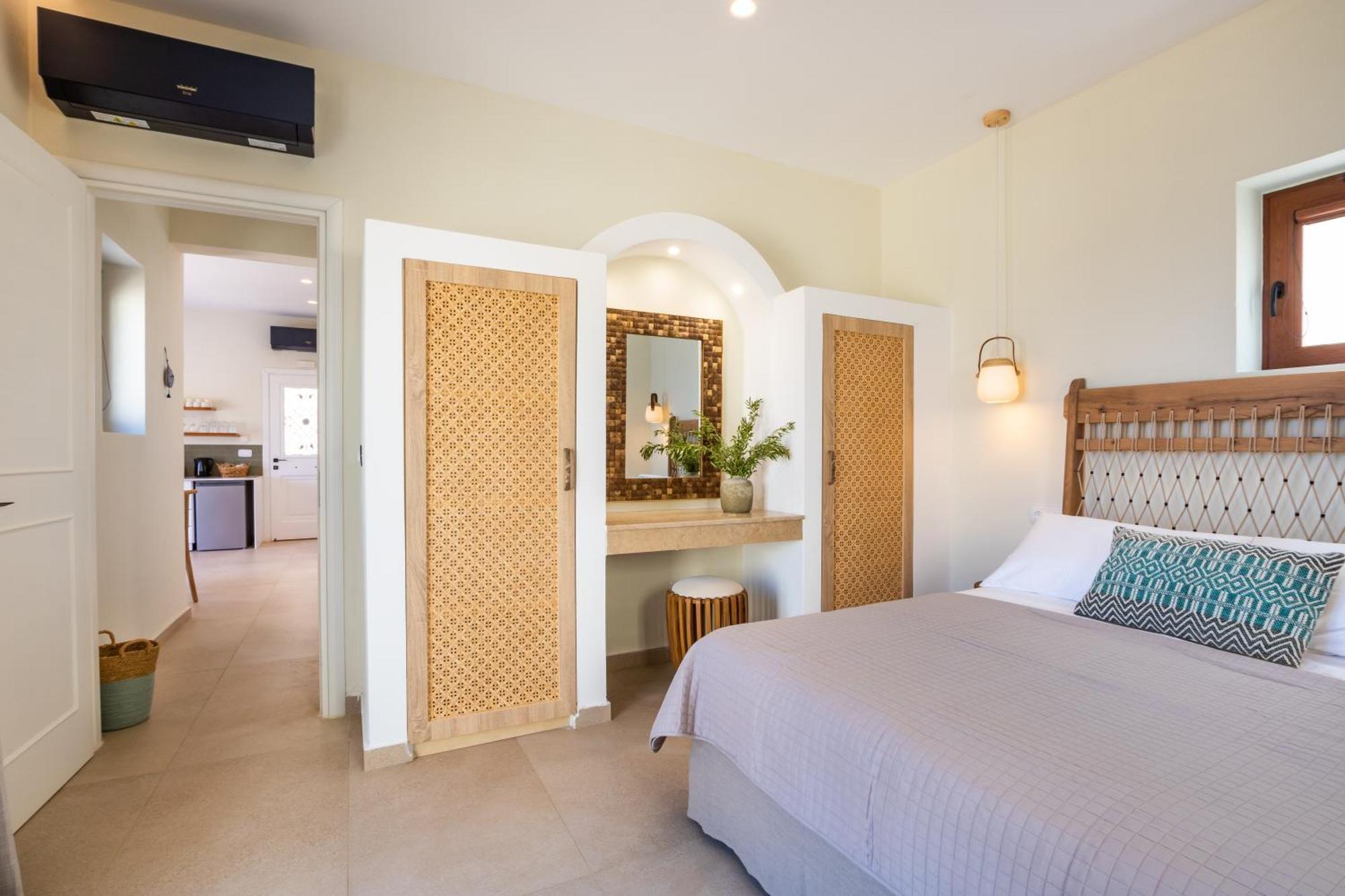 Mertelia Luxury * Kyra Panagia