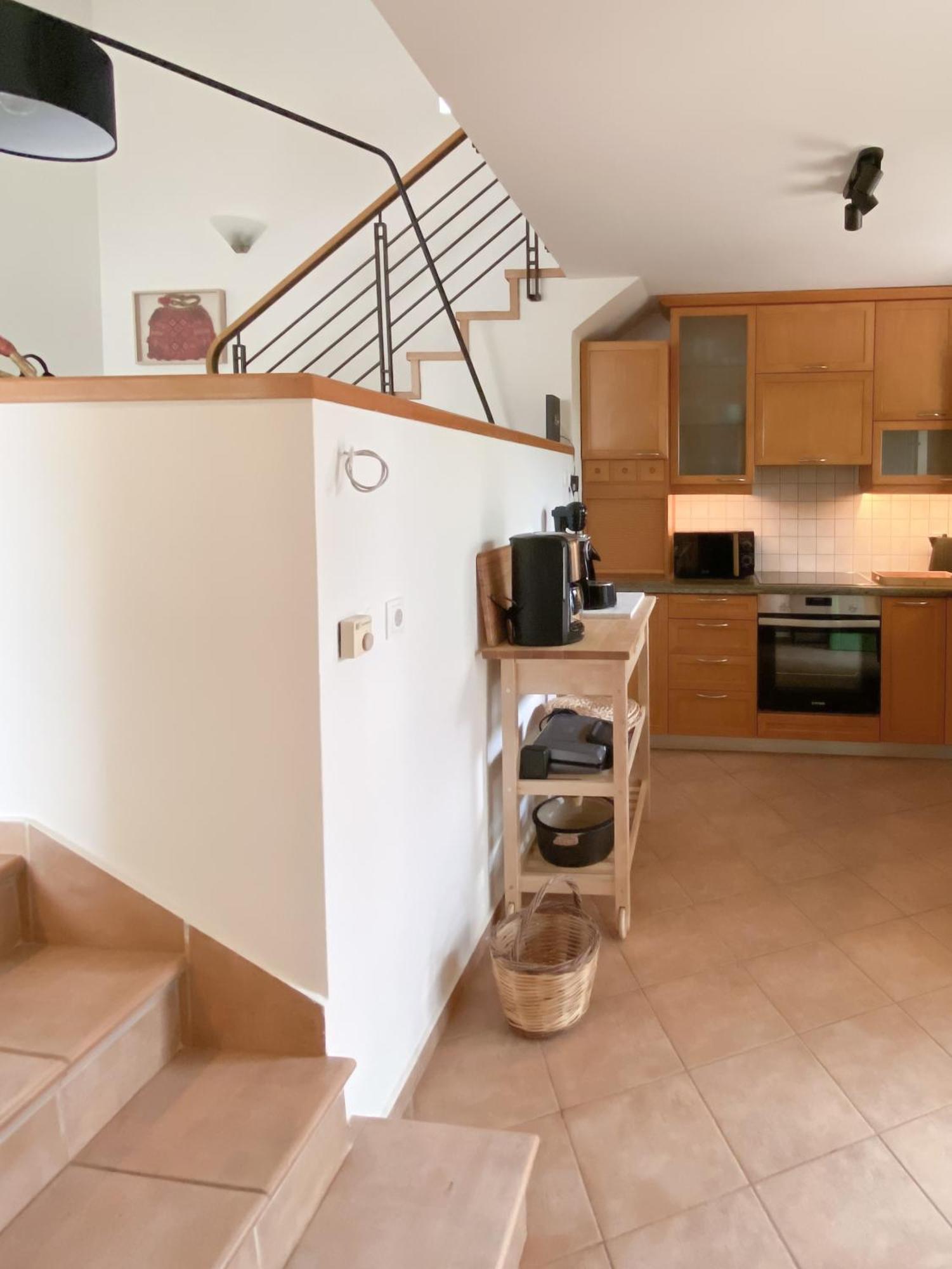 Keronia House Apartment *