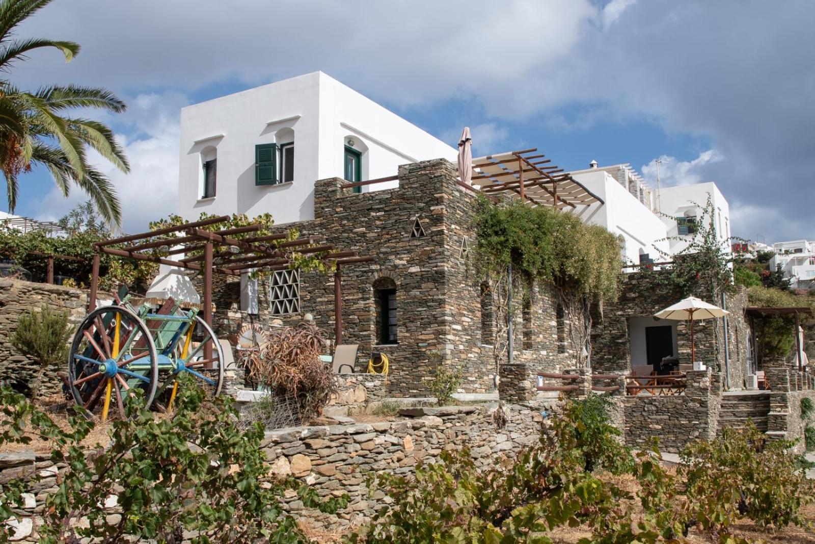 Apollon-artemis Apartment