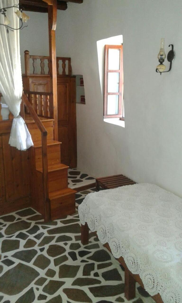 «astrofeggia» A Private Stone House Nature-seaview