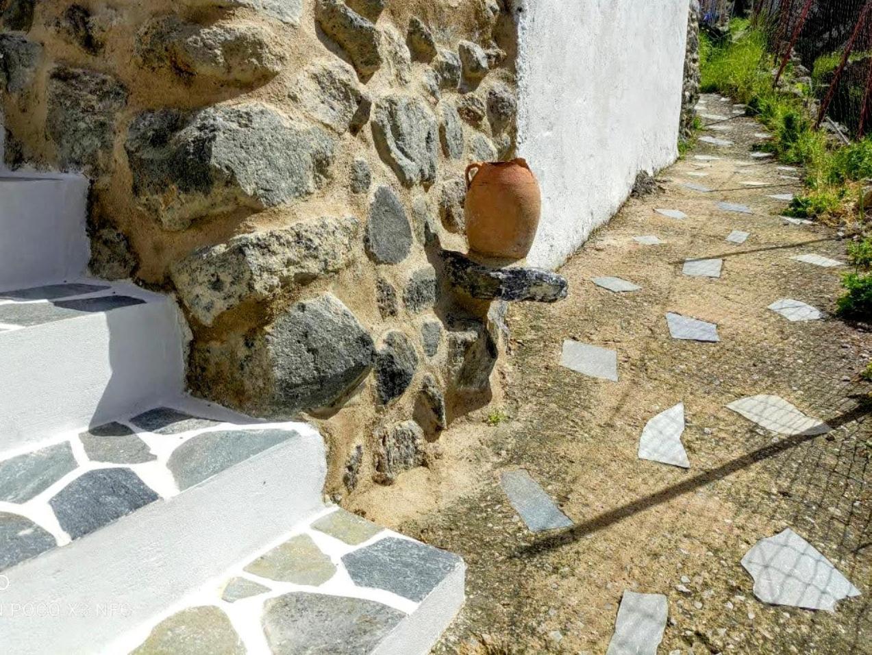 «astrofeggia» A Private Stone House Nature-seaview Holiday home