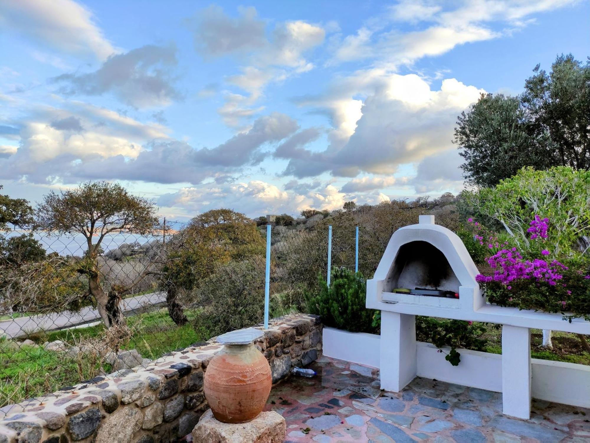 «astrofeggia» A Private Stone House Nature-seaview