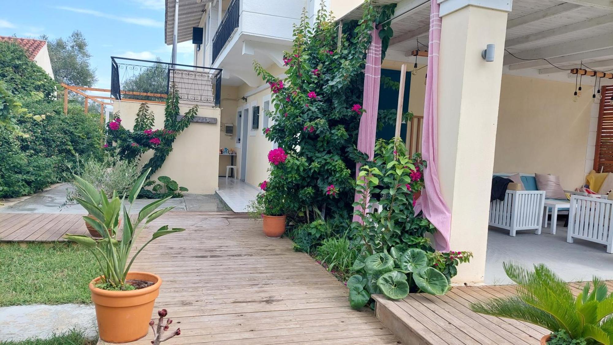Amelia's Garden I Aparthotel