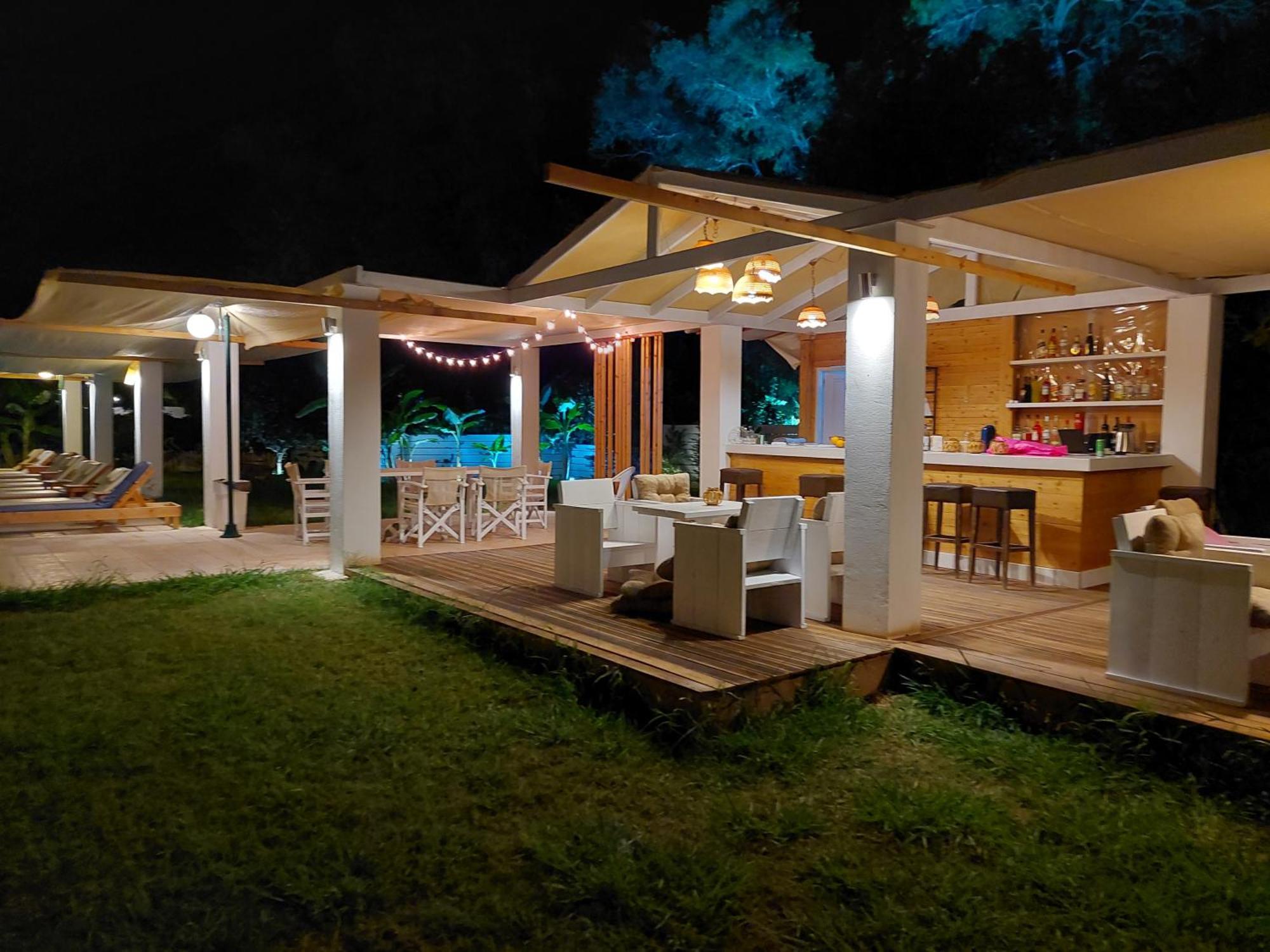Amelia's Garden I * Kavos